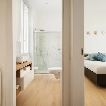 Golden Teal & Silver Birch 아파트 *