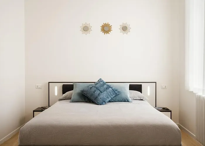 Golden Teal & Silver Birch Apartmán