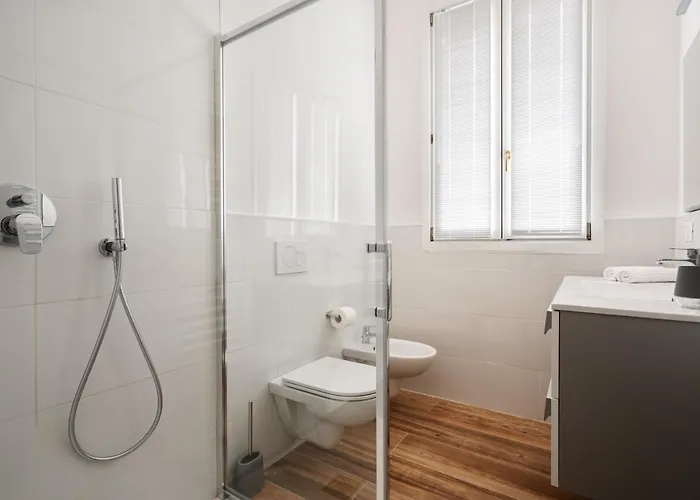 Golden Teal & Silver Birch Apartman *